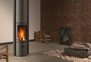 Capable de fonctionner à puissance réduite. Le Stûv 30-compact H fonctionne à mi-régime avec d’excellentes performances. Ces performances sont dues principalement à la compacité de la chambre de combustion et à son étanchéité.