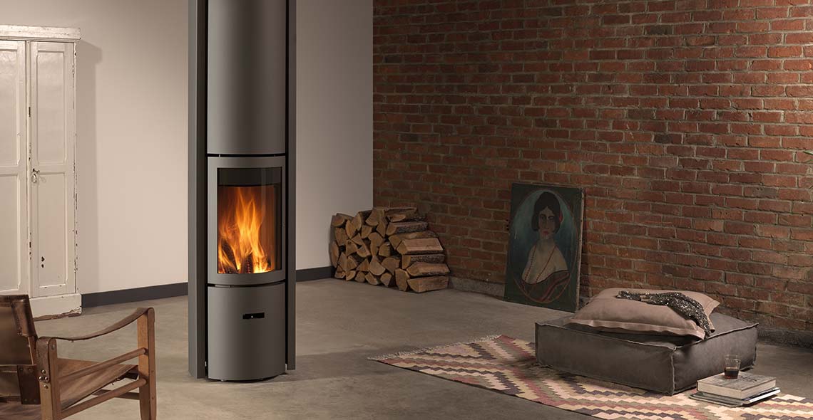 Capable de fonctionner à puissance réduite. Le Stûv 30-compact H fonctionne à mi-régime avec d’excellentes performances. Ces performances sont dues principalement à la compacité de la chambre de combustion et à son étanchéité.